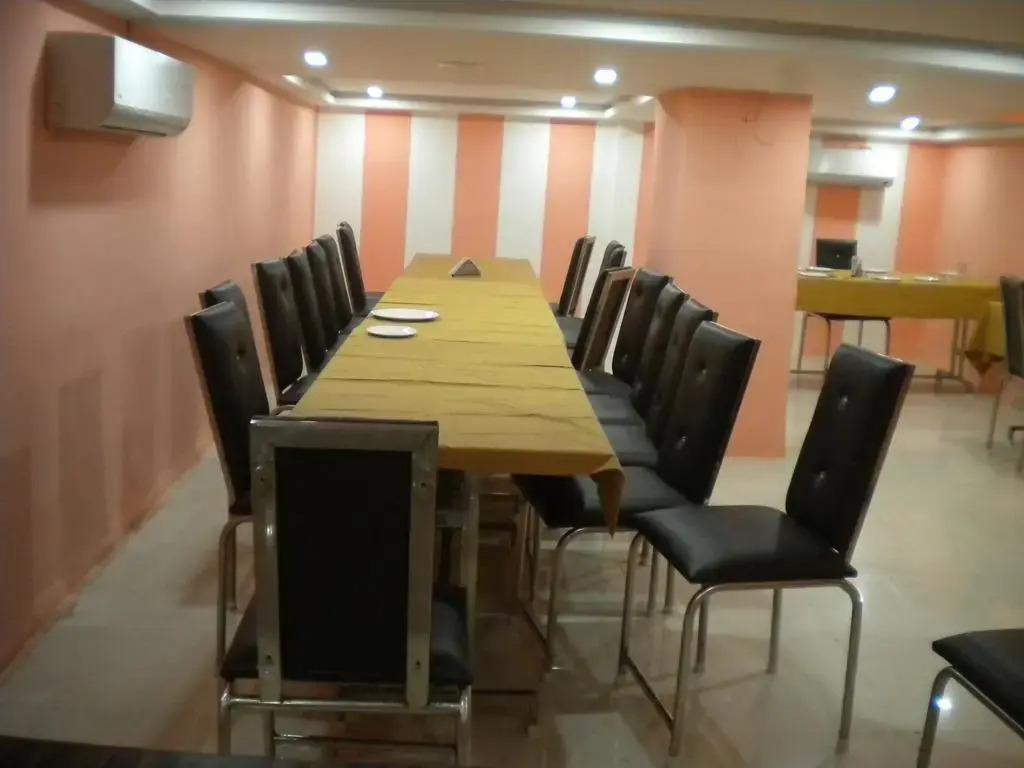 OYO Rooms Opposite Railway Station Indore Gate