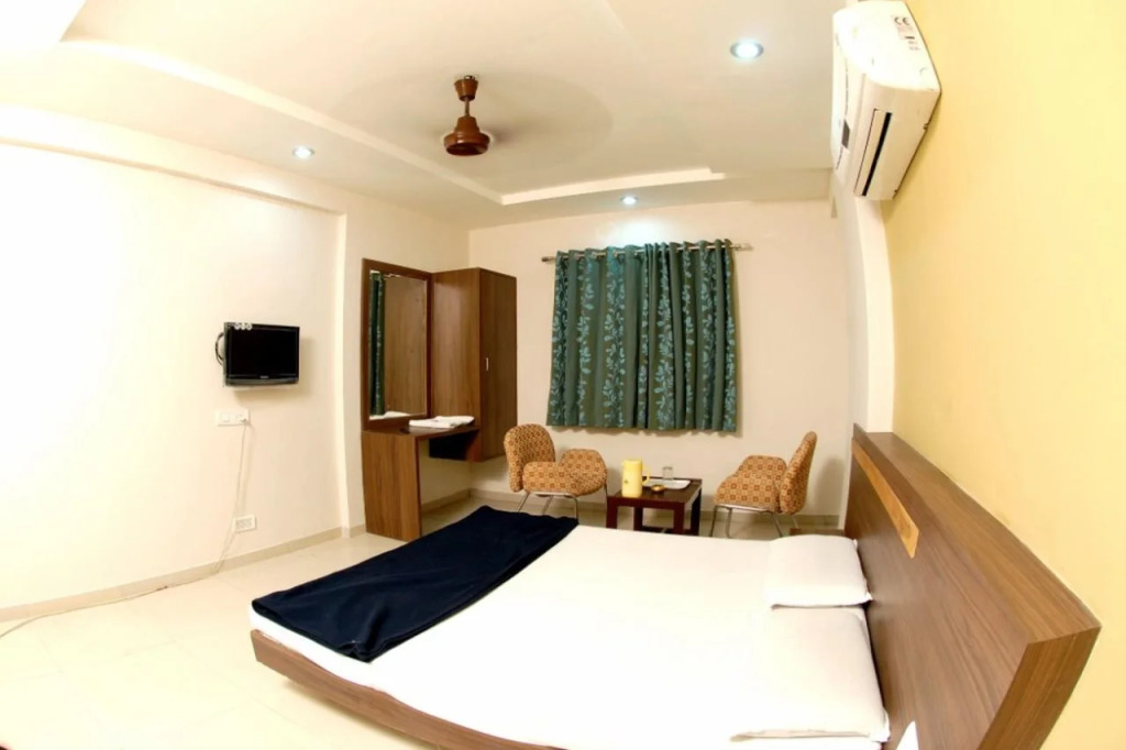 Hotel Rahi Local Unmarried Nri Not Alloewed