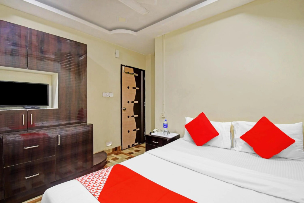 OYO Flagship 80512 Hotel New Aamaze Inn