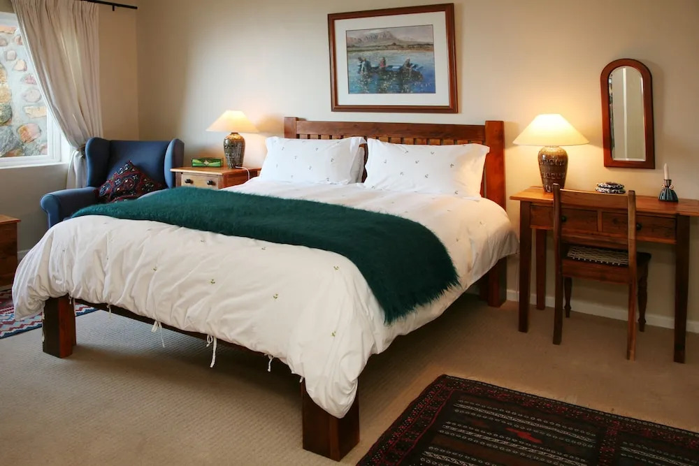 Moonglow Guesthouse