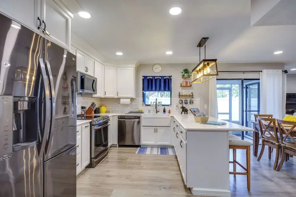 5 Mi to Beach: Jupiter Townhome w/ Pool Access