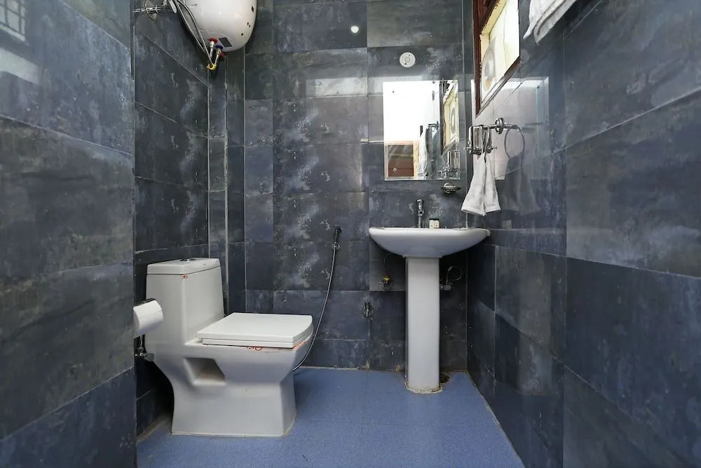 OYO 11504 N D Star Residency