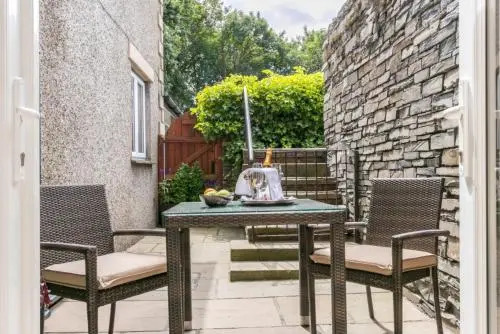 Applegarth Villa  JRs Restaurant