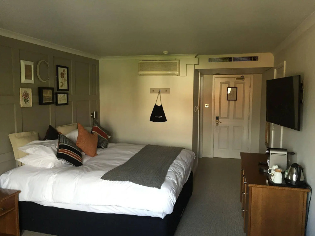 Crown Hotel