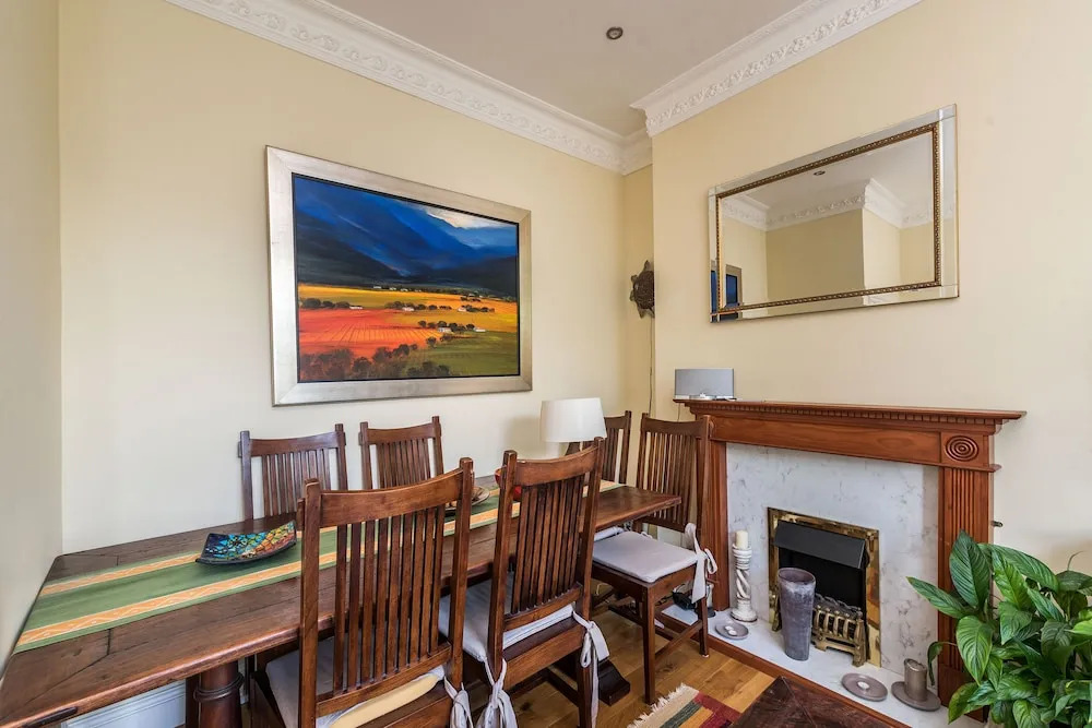 NEW Super 2BD Flat Well Connected to City Centre