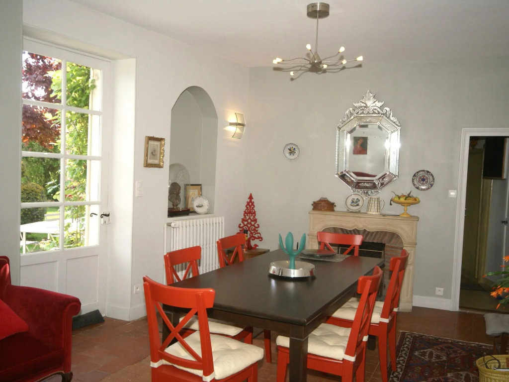 Charming Escape, Yevre-la-ville