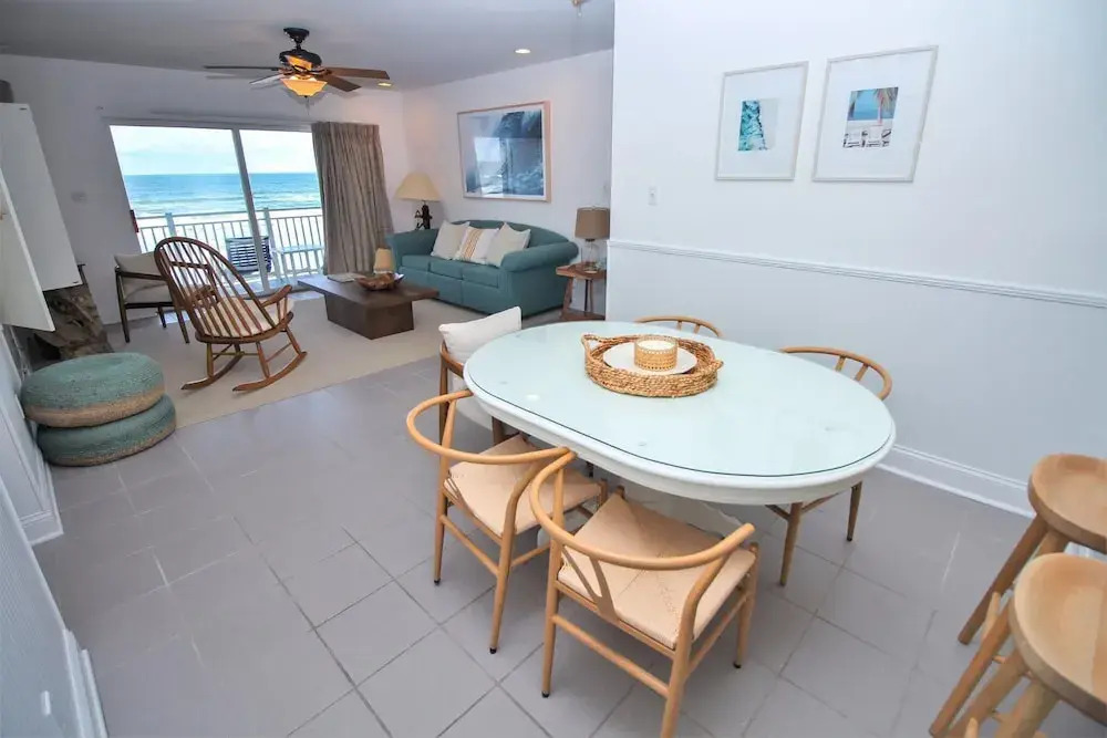 Colony Beach Club 223
