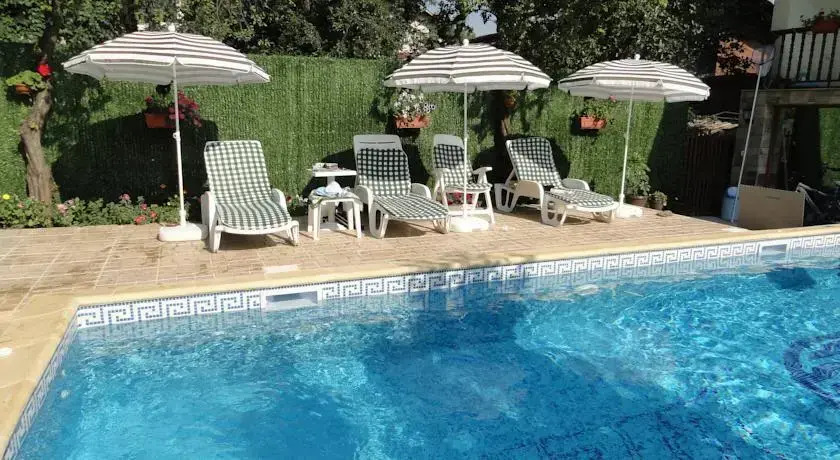 Villa Lirik