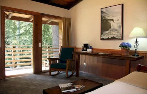 Big Sur River Inn