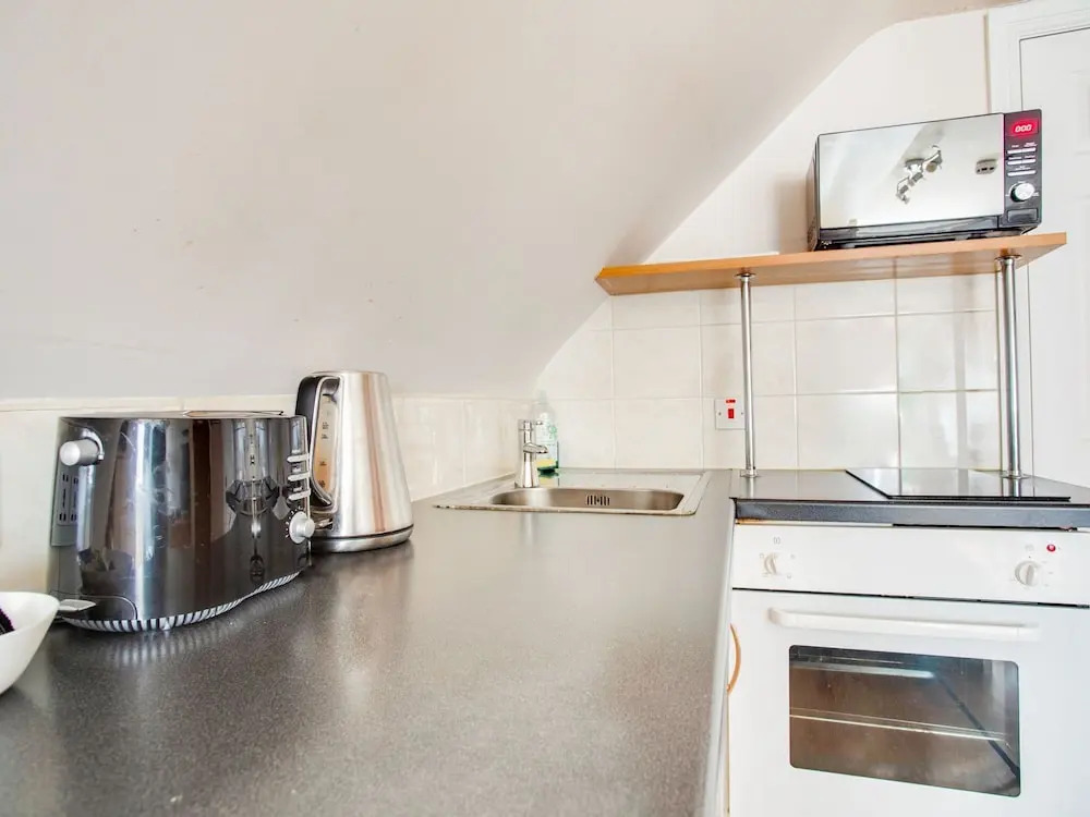 Simplistic Apartment in London Near Buckingham Palace