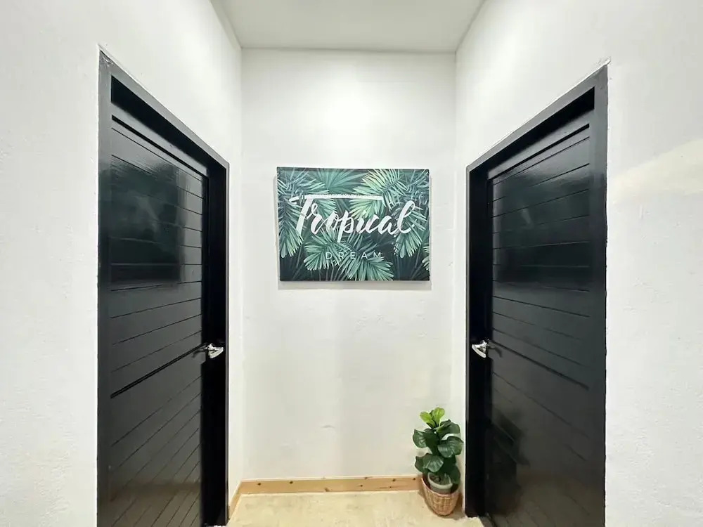 Penguin Villa Resort & Bistro