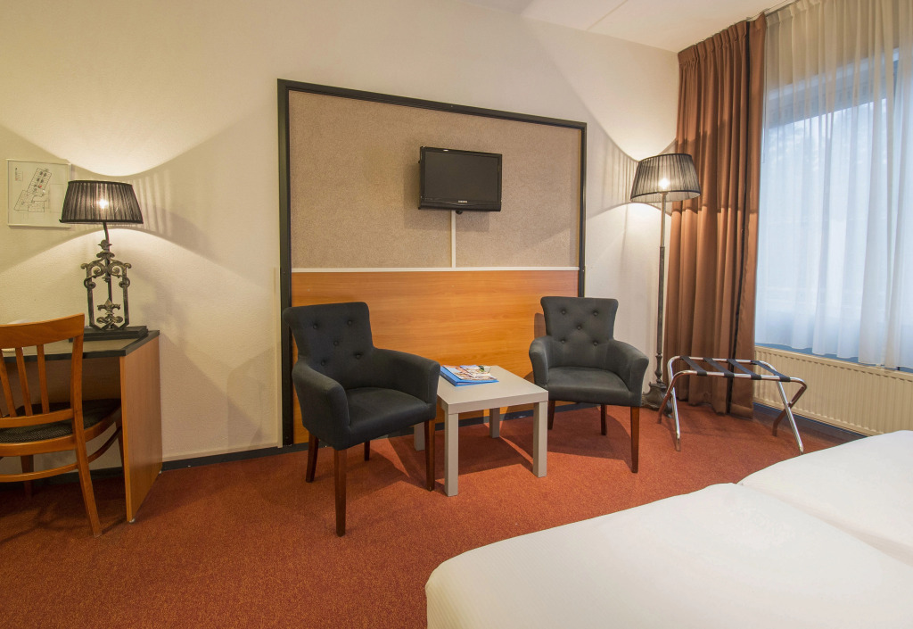 Hyatt Regency Waikiki Beach Resort & Spa