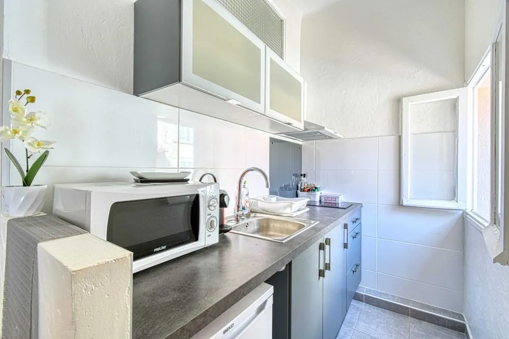 Chic Minimalist Studio - 2 Mins Walk From Palais!