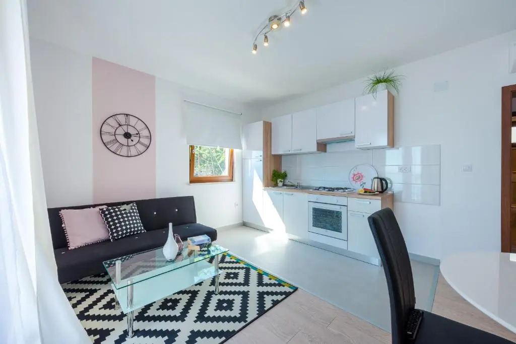 Apartments Villa Made 4U