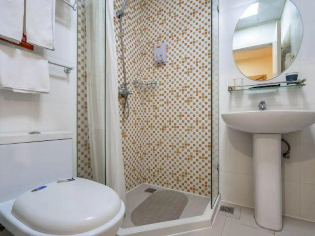 Jinwang Hotel (Hangzhou Qianjiang New Town Jingfang Metro Station)