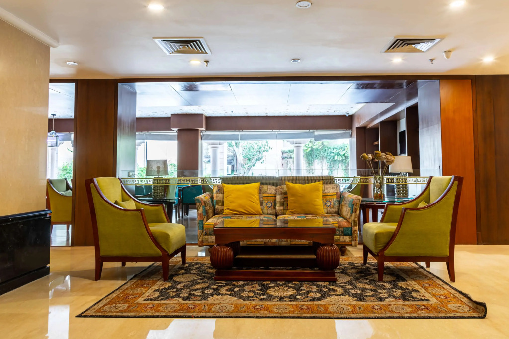 Golden Hotel