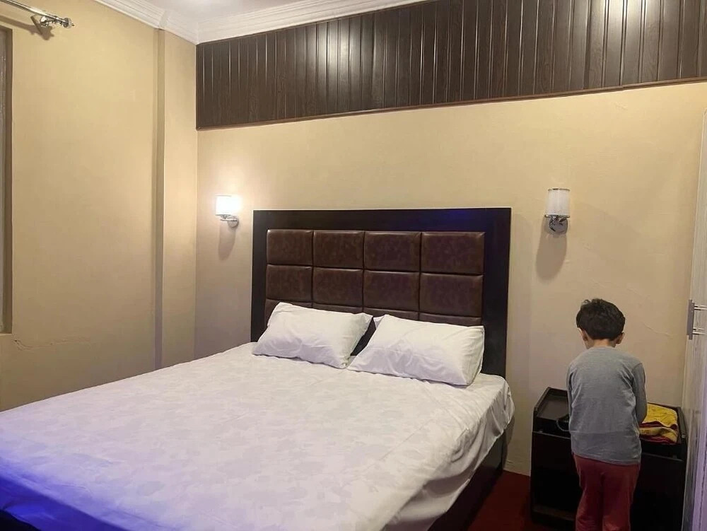 Bottleneck Hotel & Resturant