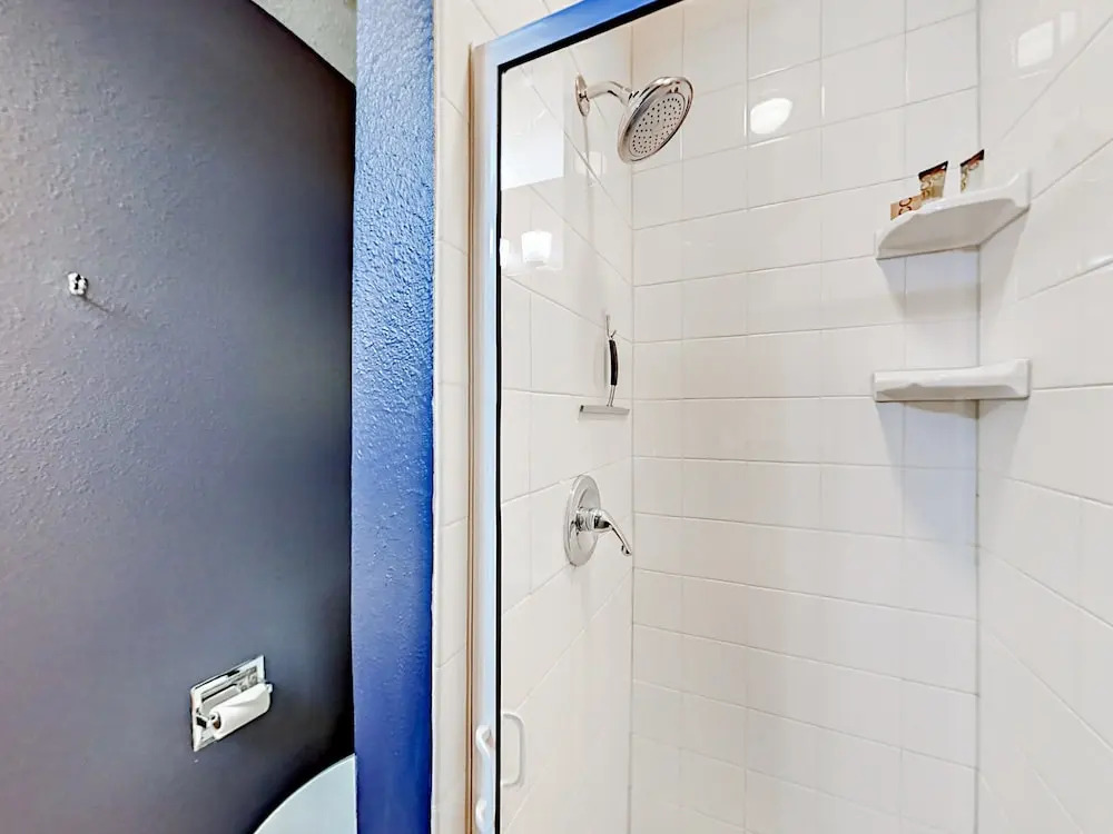 3BR w/ Fireplace, Pool, & Hot Tub
