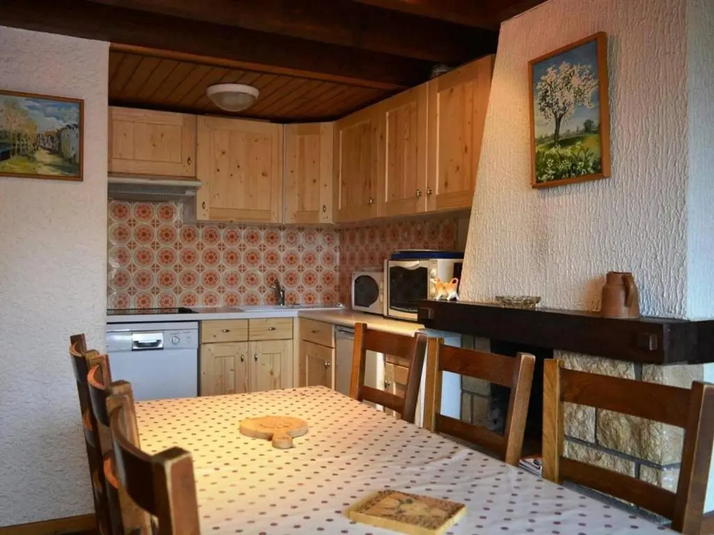 Appartement cosy 7 couchages, au pied des pistes, cheminée, parking - FR-1-241-23