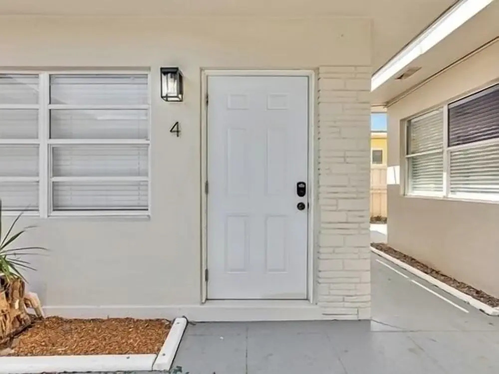 Dania Beach Getaway 2 Studios for 6 Guests