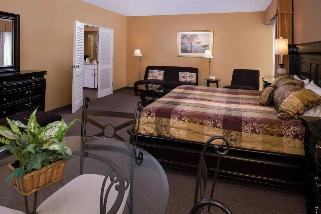 Rochester Airport Plaza Hotel