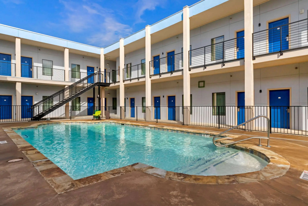 Quality Inn & Suites Elgin