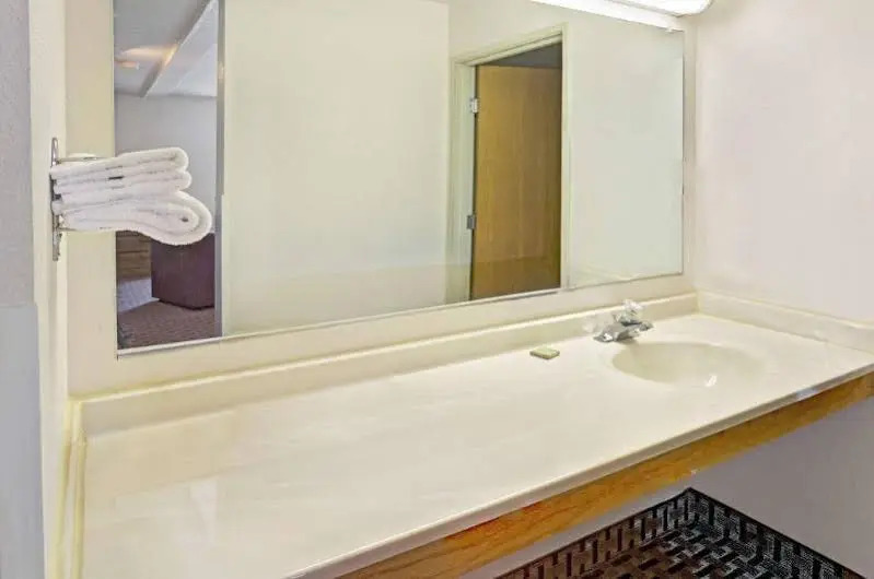 Super 8 by Wyndham Mars/Cranberry/Pittsburgh Area