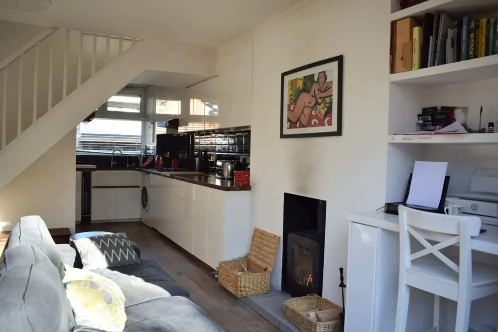 3 Bedroom House With Garden in Brixton