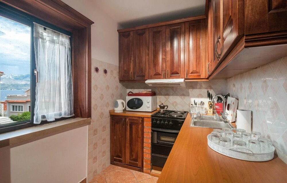 Beautiful Home in Postira With 5 Bedrooms and Wifi
