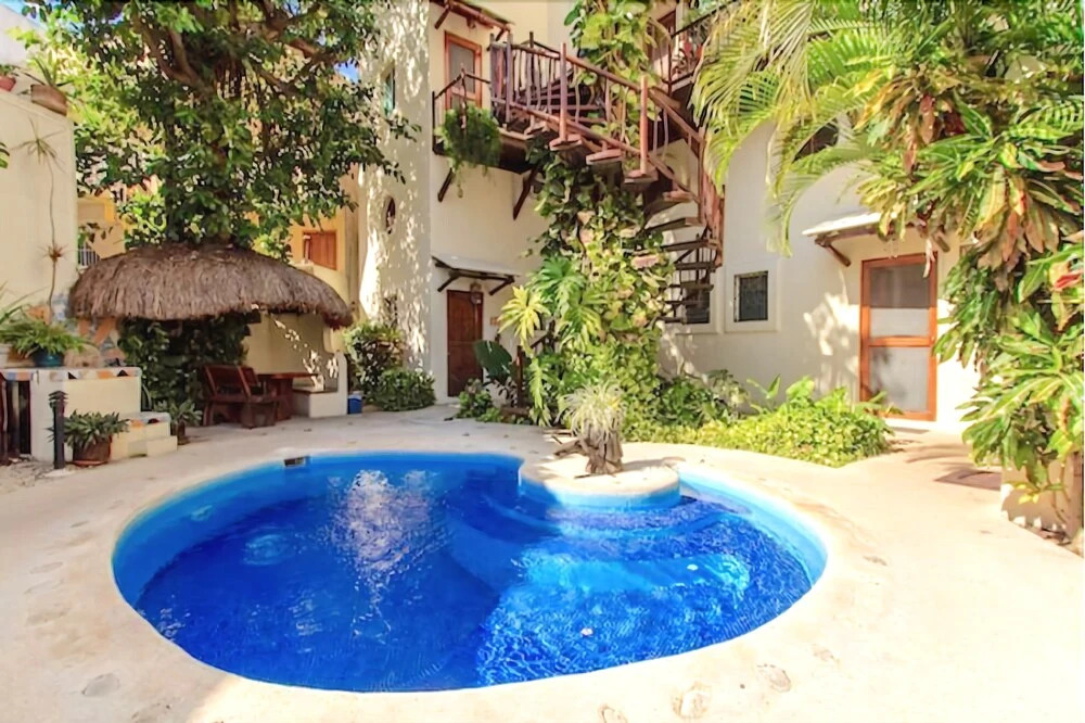 Tropical Downtown Condo