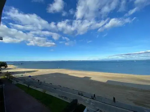 Apartment Vue Mer - Direct a la Plage