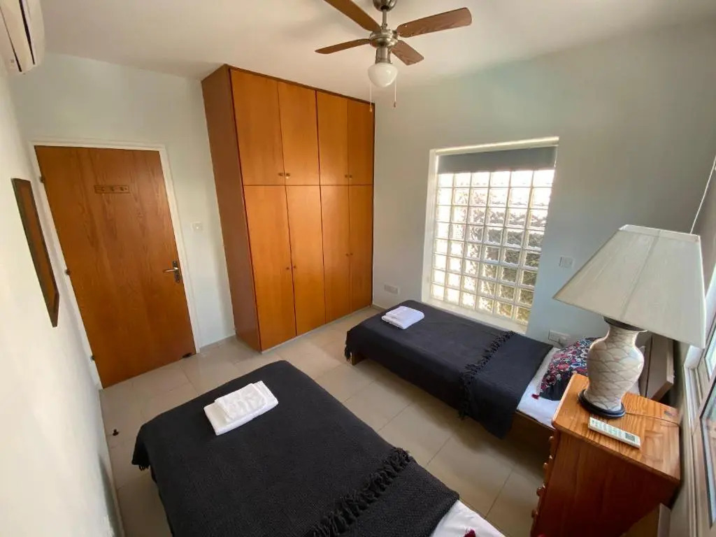 2 Bedroom Roof Terrace & Sea View Apartment