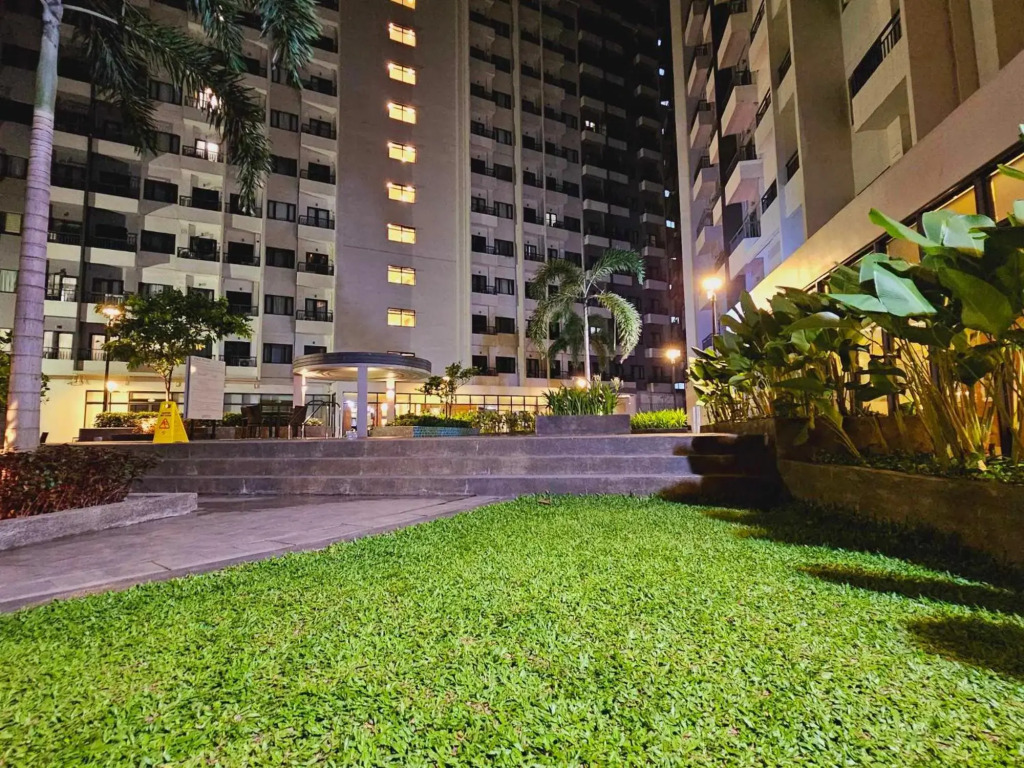 SM Spring Residences Tower 2 Condominium Bicutan Parañaque