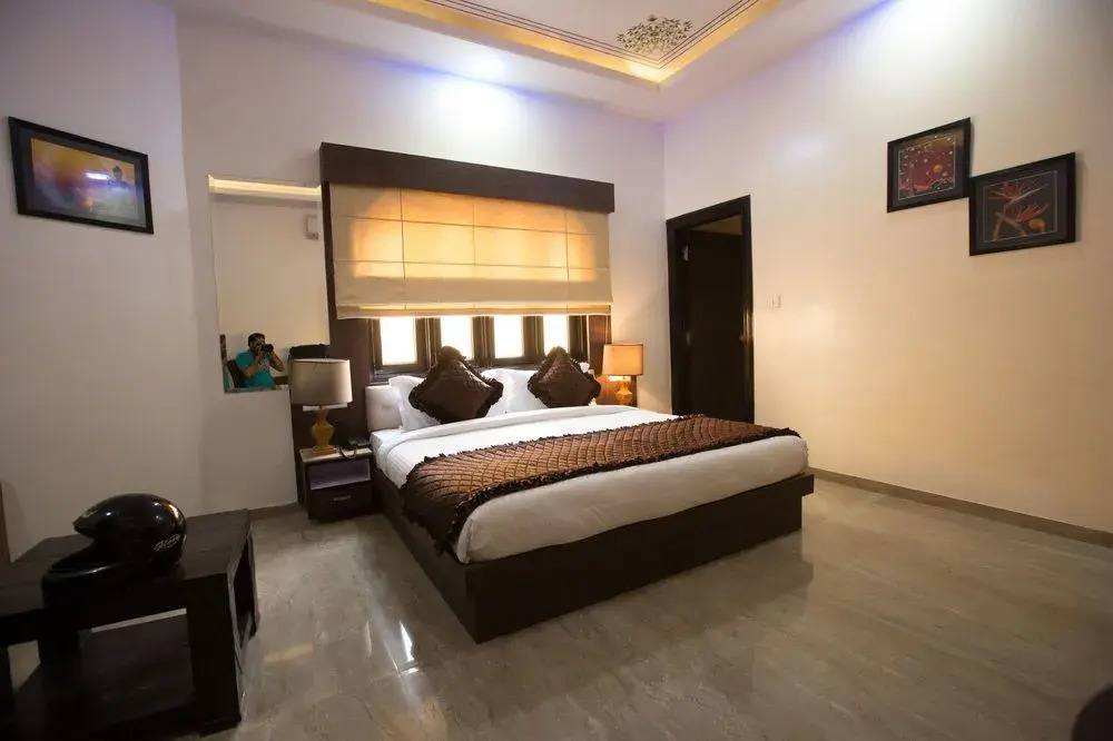 White Mushroom hotel - V Inn
