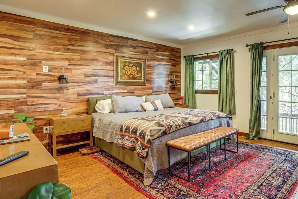 3 Mi to Lake Arrowhead Village: Dog-Friendly Cabin