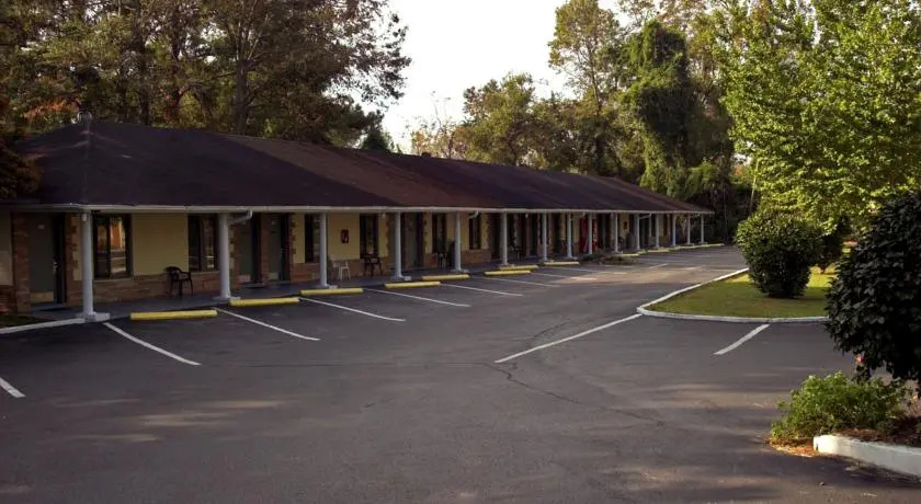 The Carolinian Inn