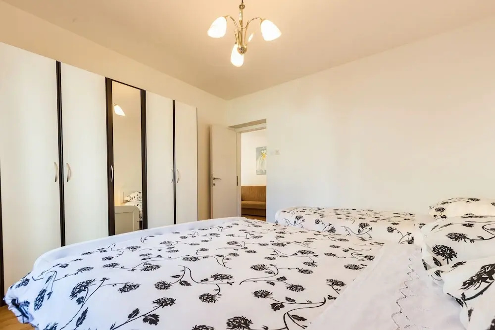 Lovely Leisure Apartments With Pool