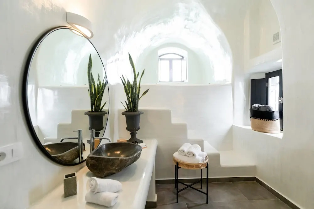 Doukas Caldera Suites