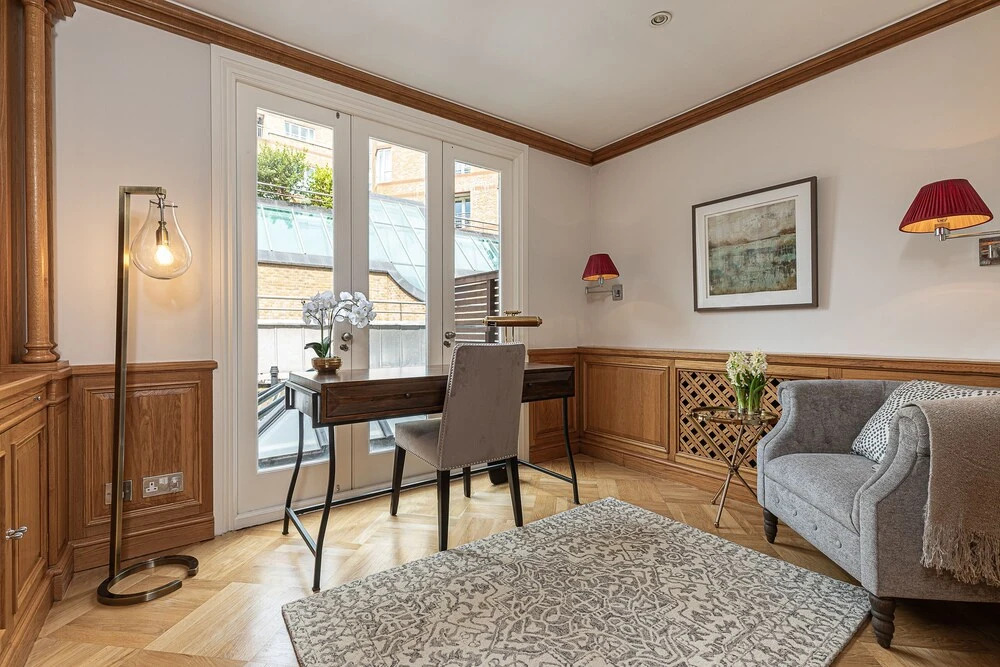 Stunning 6-Bed House Near Harrods in Knightsbridge