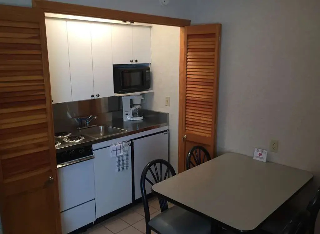 Adirondack Retreat Inn & Suites
