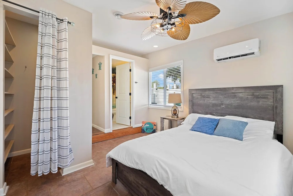 Heated Pool & Boat Dock! Port Charlotte Getaway