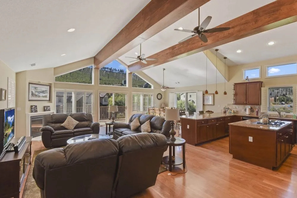 Mule Meadows Classy, Split Level South Tahoe Home!