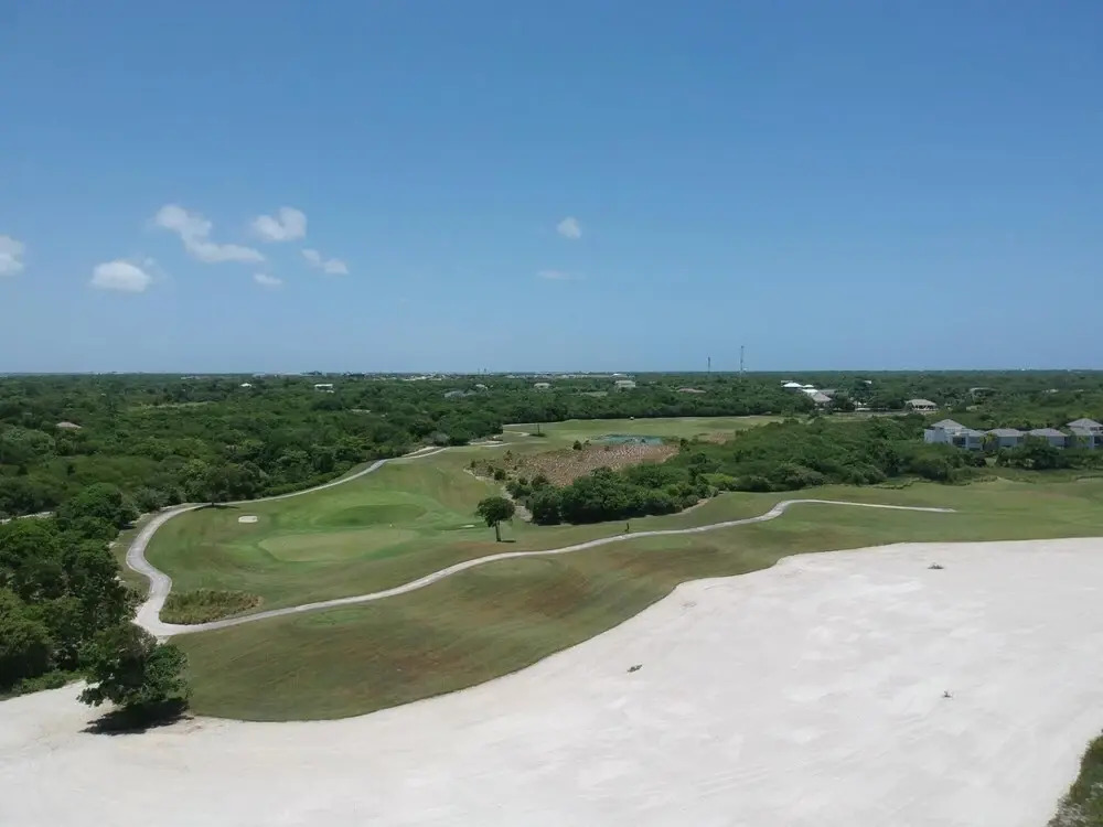 Amazing 4-bedroom Tropical Villa With Private Pool and Golf Course View at Luxury Resort