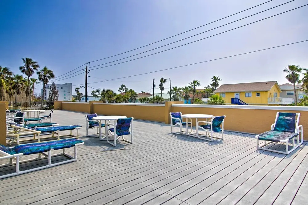 Modern Beachfront Condo w/ Pool & Beach Access!