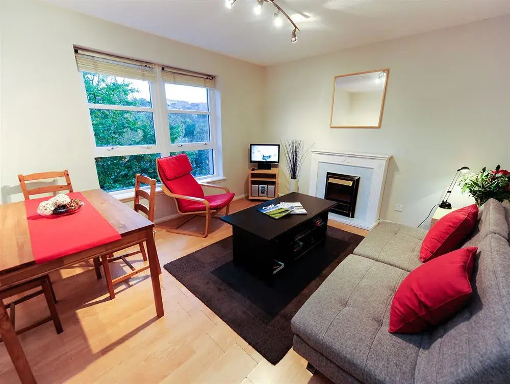Jamaica Street Apartment