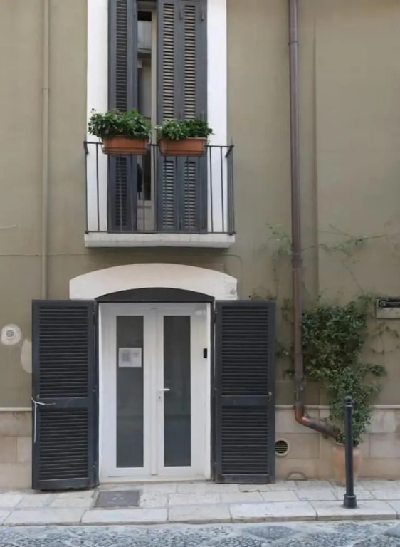 Bari LandLord 71 - Private Balcony Suites