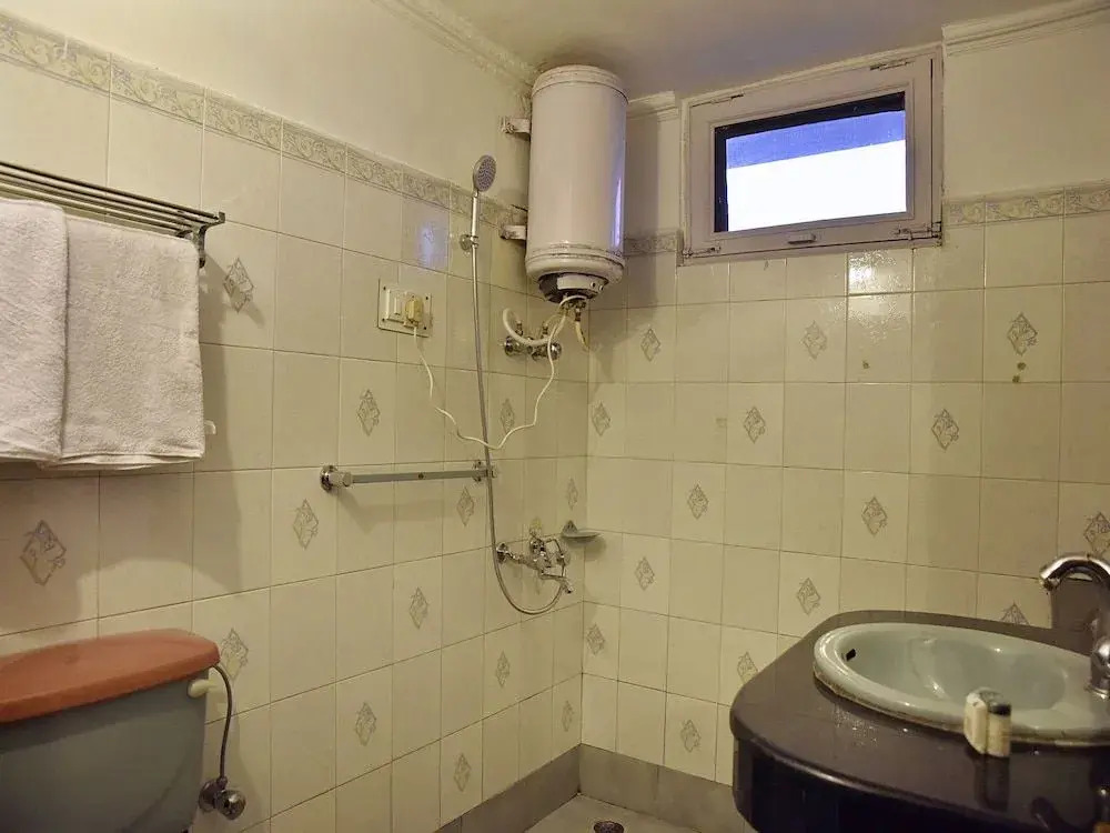 Hotel Swarn Palace by OYO Rooms