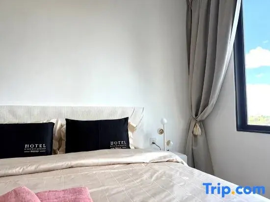 Jeff & Ricky Homestay@156 Tropic City View Condo