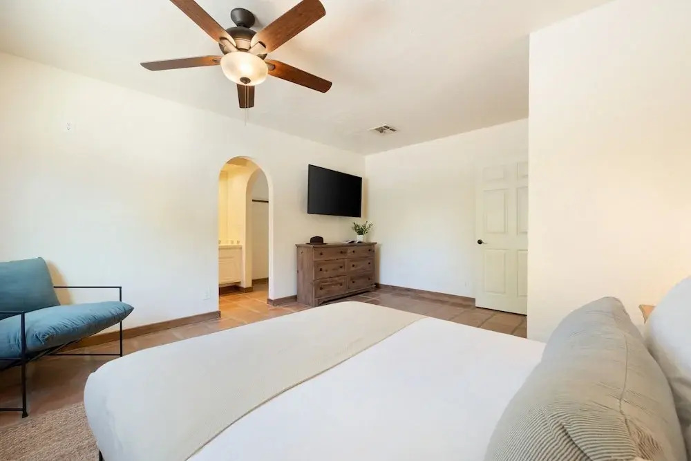 Starlight Estate by Avantstay 20 People Architectual Mansion w Pool Tennis Court Game Room