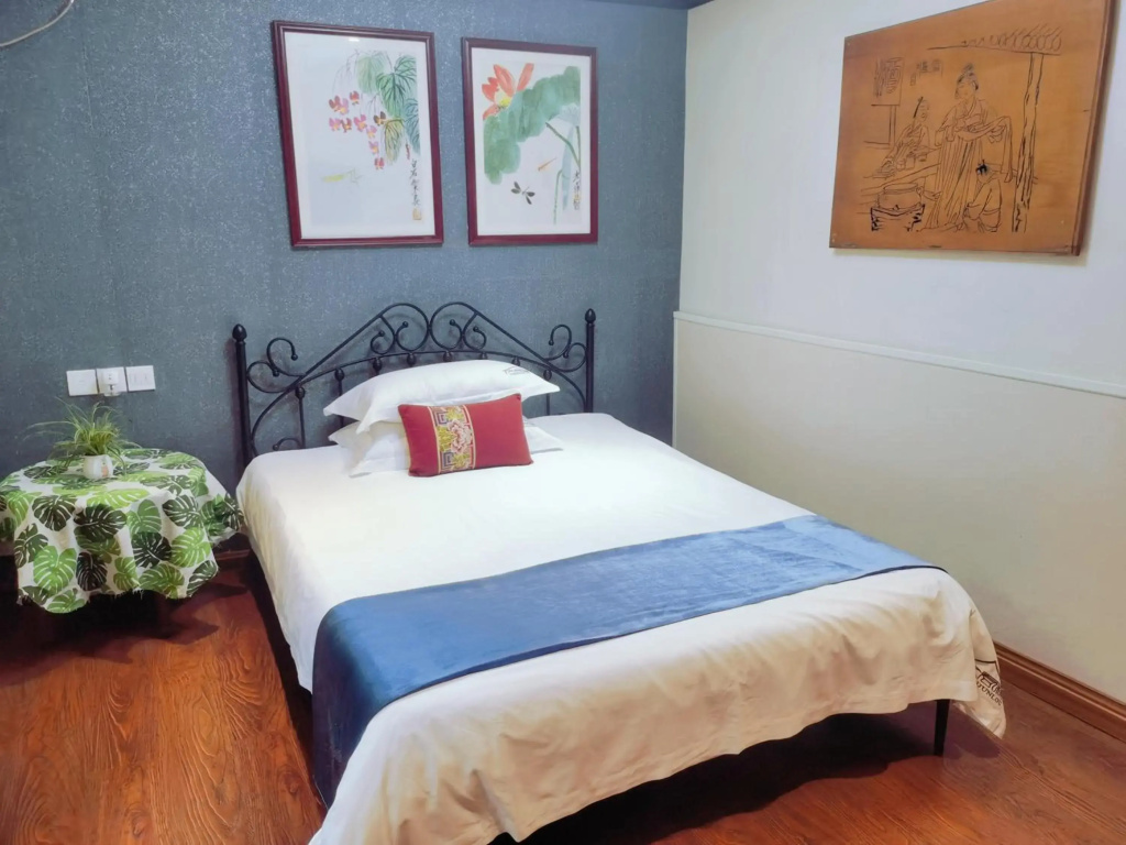 Wenjun Courtyard Hotel Chengdu ,English-Speaking , Pick-up Service ,Laundry Service , Local Tours